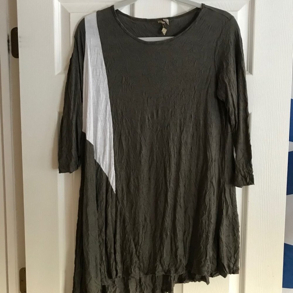 Artsy Olive Green and Ivory Crushed Fabric Top